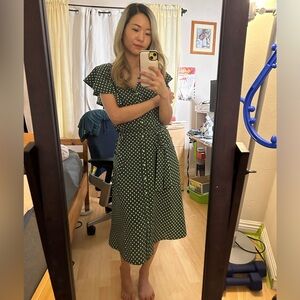 No filter no app just camera on iPhone. Selling beautiful vintage dress 💒🔔👸